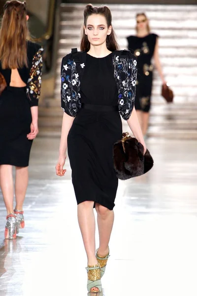 Look 37